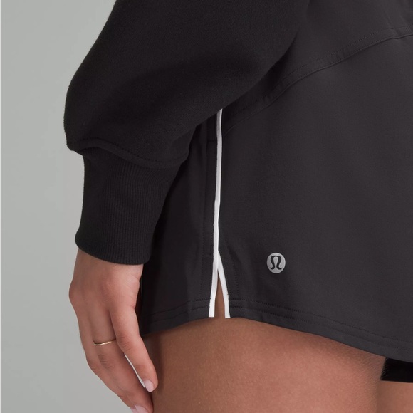 Court Rival Shorts - Picture 2 of 4